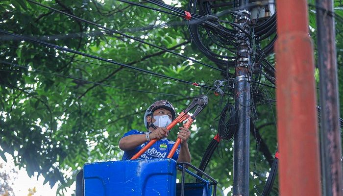 Kabel Fiber Optik di 13 Ruas Jalan di Kota Bandung Segera Diturunkan